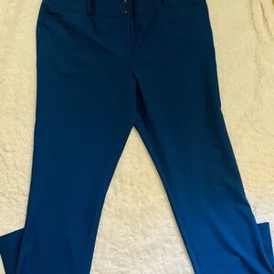 THE Limited New Drew Fit Simply Straight Blue pant.